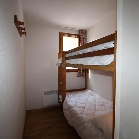 - Du Hameau Des Aiguilles *